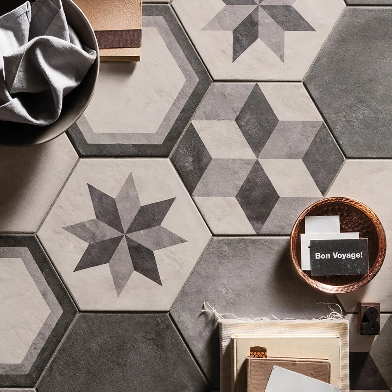 Konradssons Terra Black Hexagon Mix 22x25 cm
